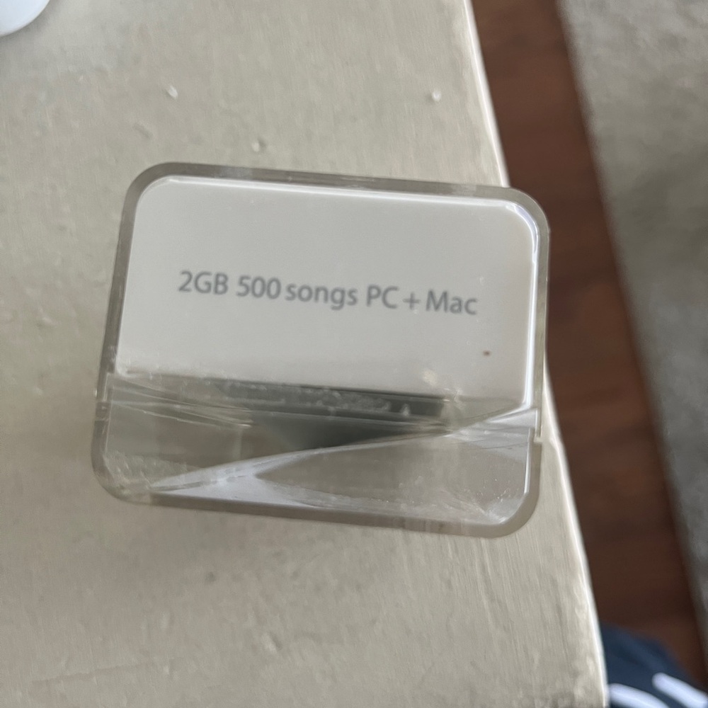 Vintage iPod Nano gray 2gb 500 songs - Picture 1 of 4